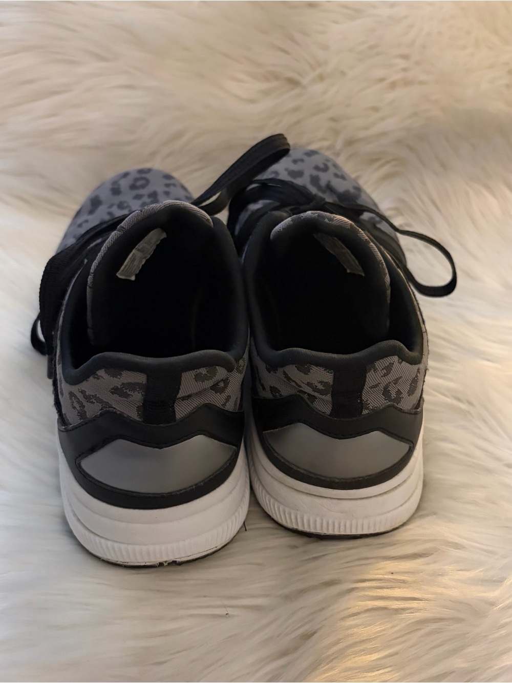 Avia Women's Gray and Black Leopard Print Athletic Sneakers - Picture 4 of 6